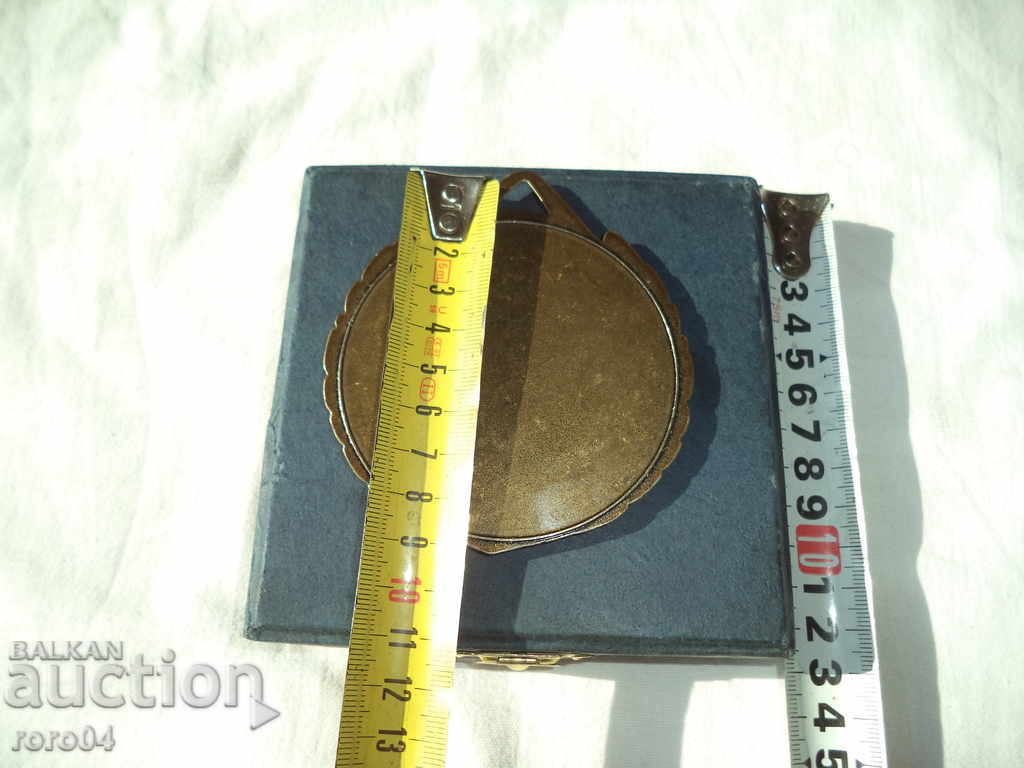 Delivery of MEDAL, ORDEN, FABRIC