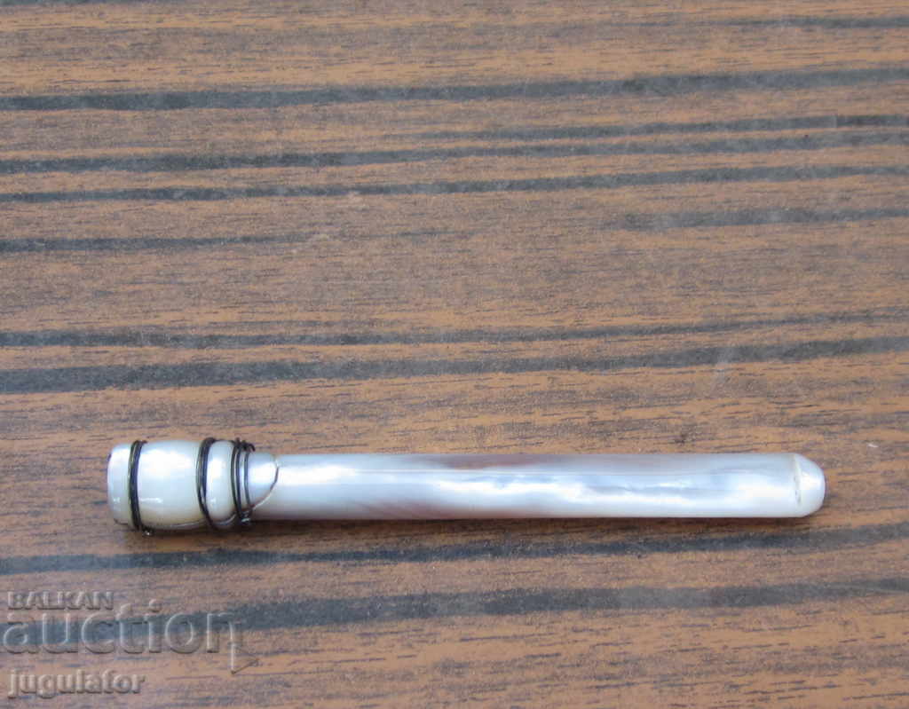 old vintage Renaissance mother-of-pearl cigarette natural mother-of-pearl with price 10.00 BGN | € 5.11 old vintage Renaissance mother-of-pearl cigarette natural mother-of-pearl with price 10.00 BGN | € 5.11