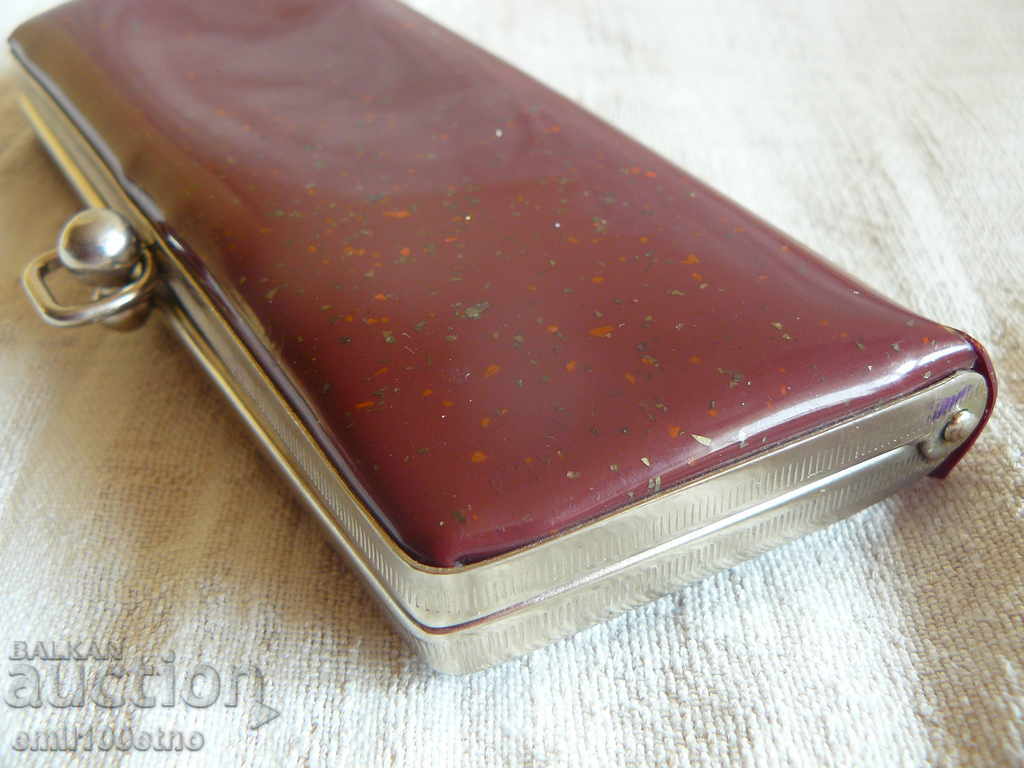 Delivery of Old plastic wallet unused Delivery of Old plastic wallet unused