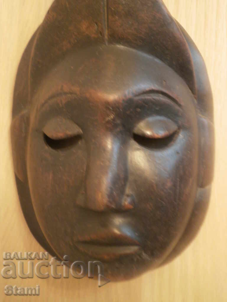 Masca Afrikanska Calabar cu preț 91.00 BGN | € 46.53 Masca Afrikanska Calabar cu preț 91.00 BGN | € 46.53
