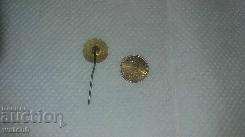 Football badge Lokomotiv SF enamel with price 8.99 BGN | € 4.60 Football badge Lokomotiv SF enamel with price 8.99 BGN | € 4.60