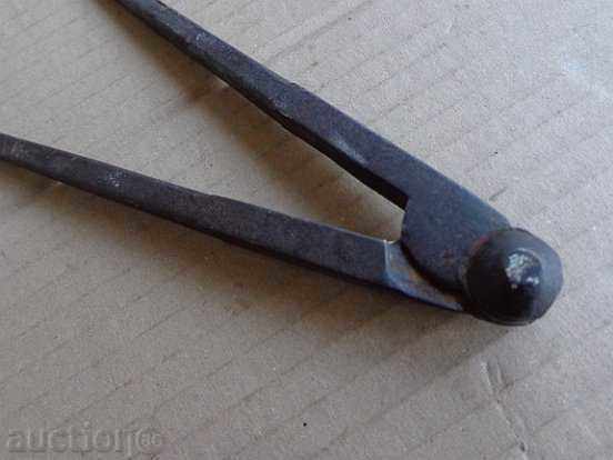 Δημοπρασία Παλιά πυξίδα για το χάλυβα, εργαλείο