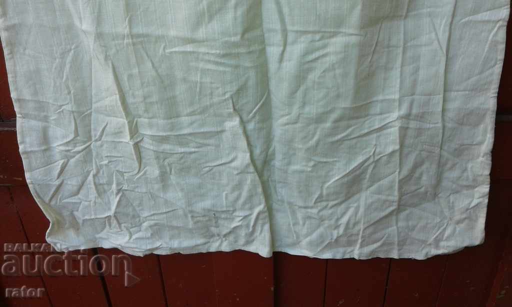 Livrarea Tricou cu lizieră broderie. veșmânt