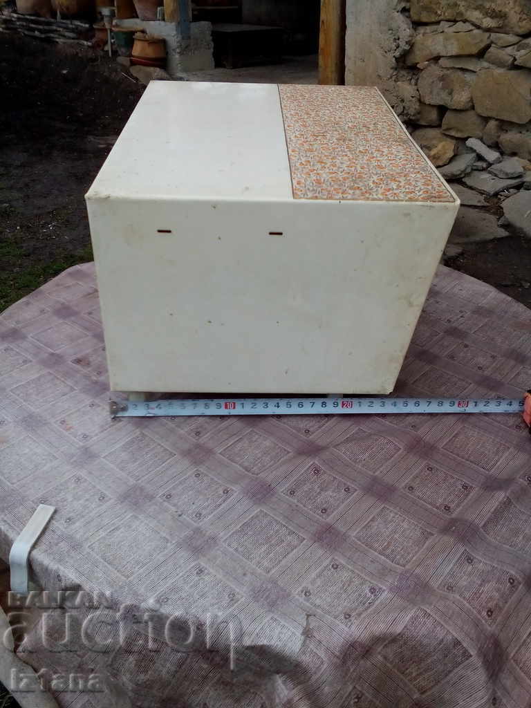 Bread box with price 22.00 BGN | € 11.25 Bread box with price 22.00 BGN | € 11.25