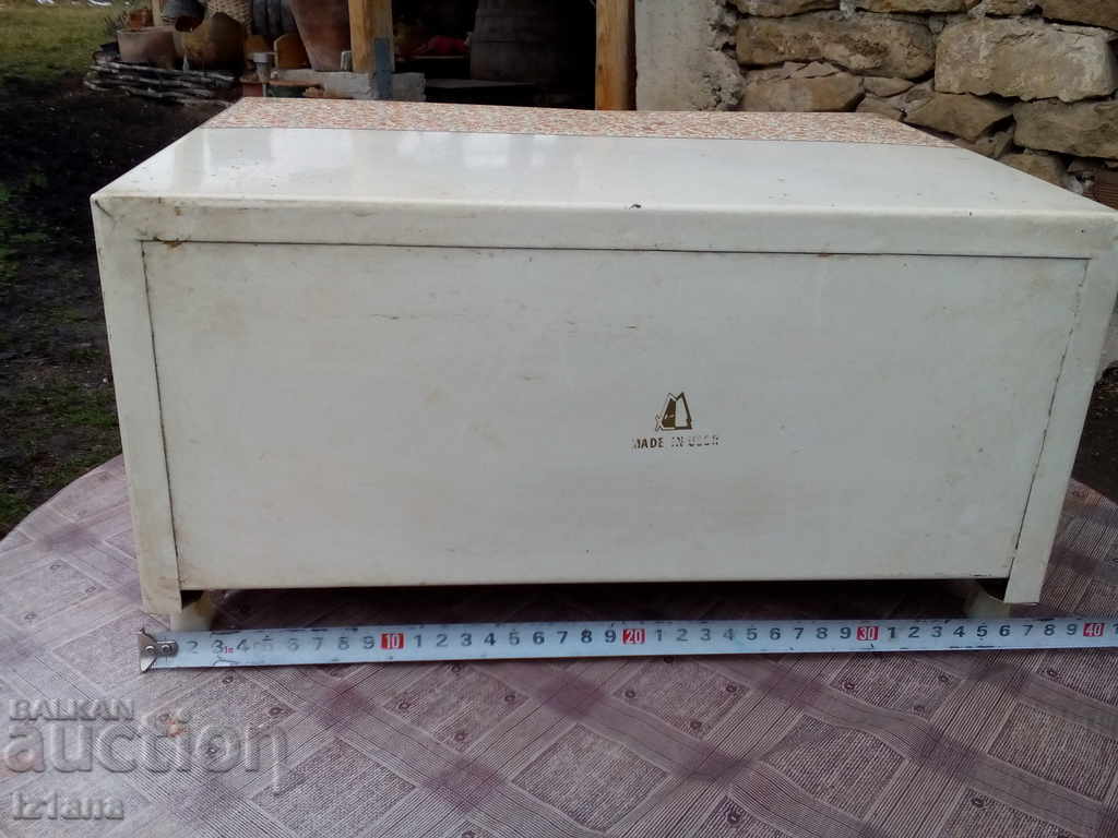 Auction Bread box Auction Bread box
