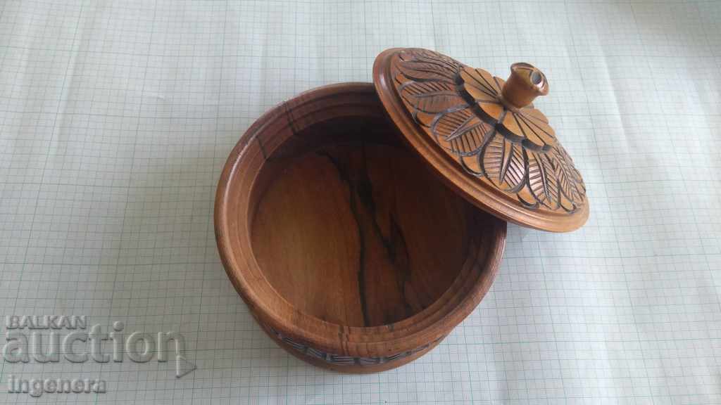 Jewelry box, candy box, carving with price 58.00 BGN | € 29.65 Jewelry box, candy box, carving with price 58.00 BGN | € 29.65