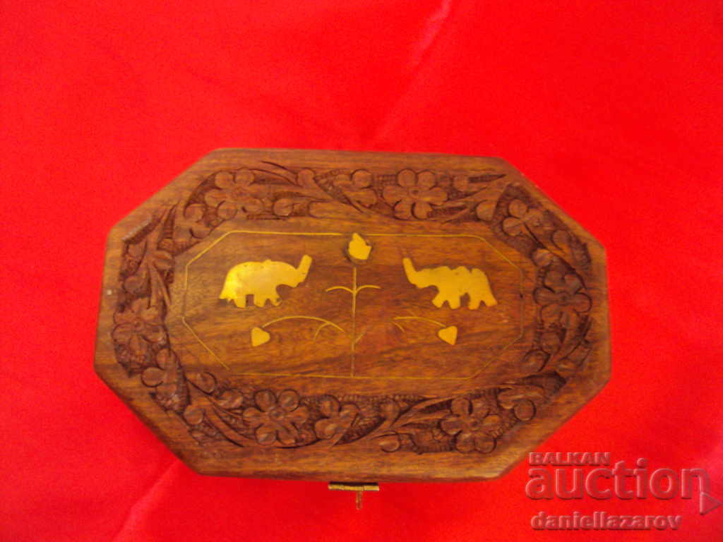 Unique Old Indian Jewelry Box with price 26.00 BGN | € 13.29 Unique Old Indian Jewelry Box with price 26.00 BGN | € 13.29