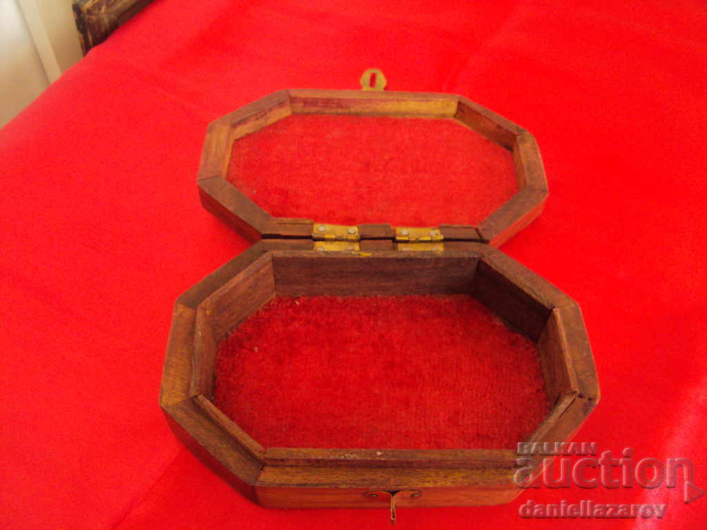 Auction Unique Old Indian Jewelry Box Auction Unique Old Indian Jewelry Box