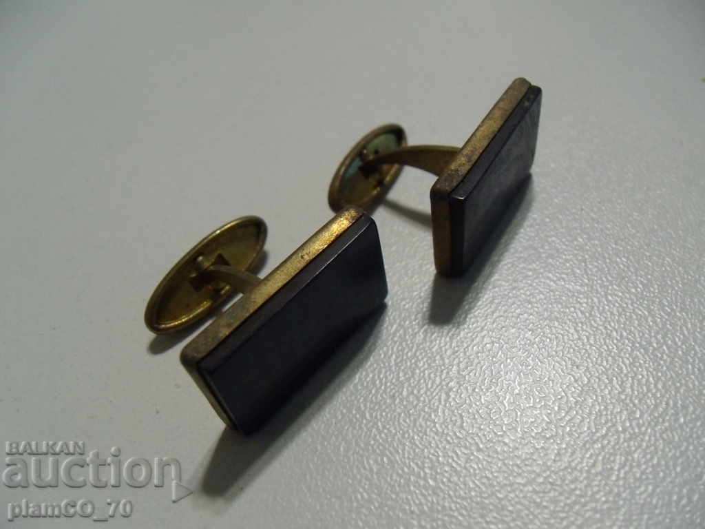 Доставка на № 401 стари ръкавели - с черна плочка Доставка на № 401 стари ръкавели - с черна плочка