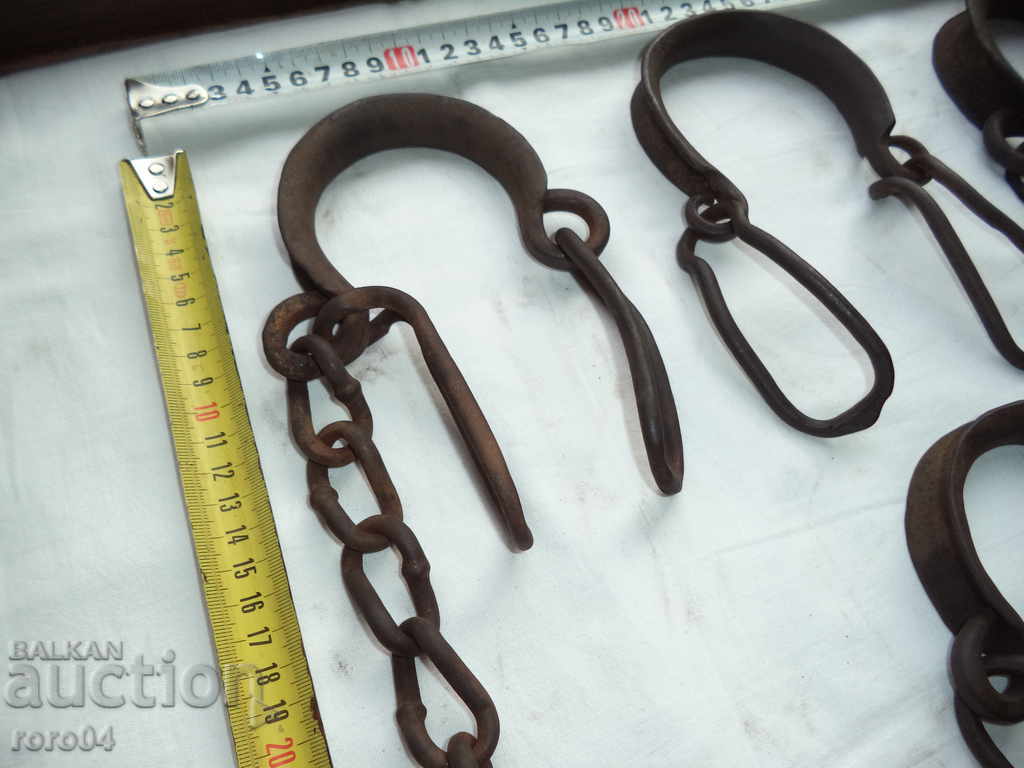 Auction PRANGS - EYES - PUNCHES - 4 TABLES - COLLECTION Auction PRANGS - EYES - PUNCHES - 4 TABLES - COLLECTION