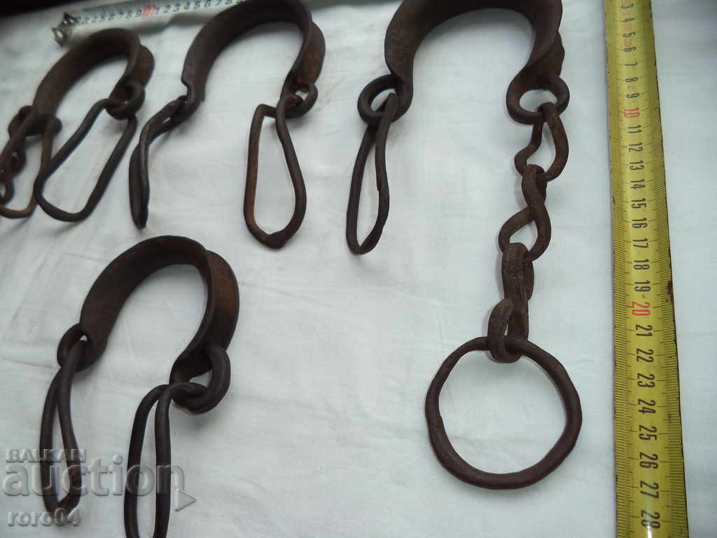 Delivery of PRANGS - EYES - PUNCHES - 4 TABLES - COLLECTION Delivery of PRANGS - EYES - PUNCHES - 4 TABLES - COLLECTION