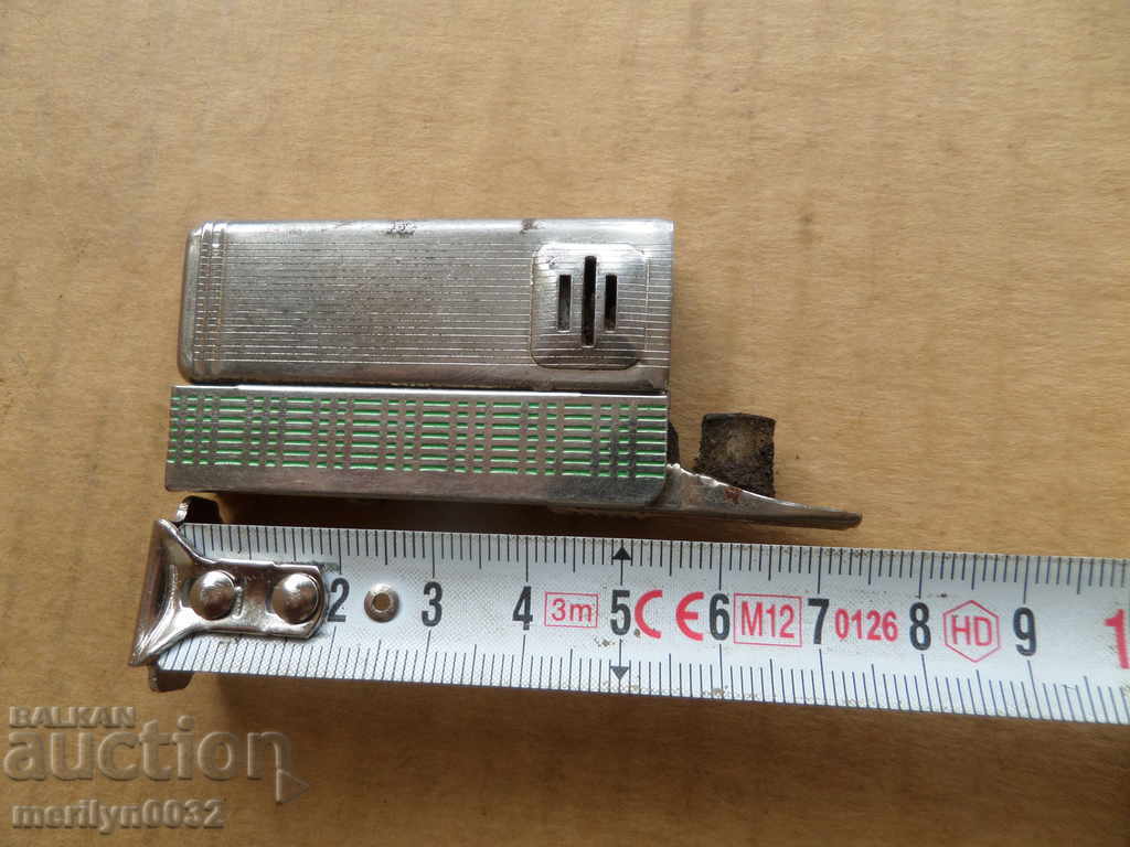 Delivery of Old petrol lighter Austria Delivery of Old petrol lighter Austria