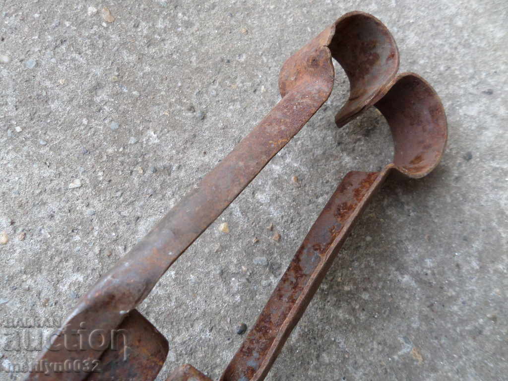 Auction Old scissors mid-twentieth century Auction Old scissors mid-twentieth century