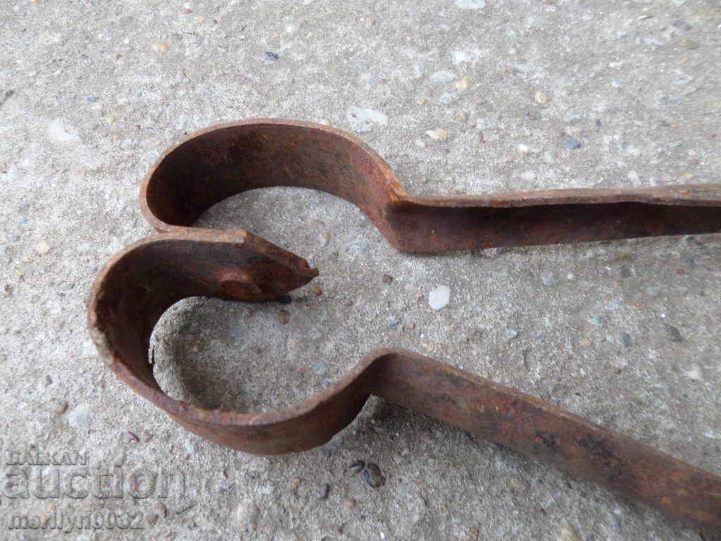 Auction Old scissors mid-twentieth century Auction Old scissors mid-twentieth century