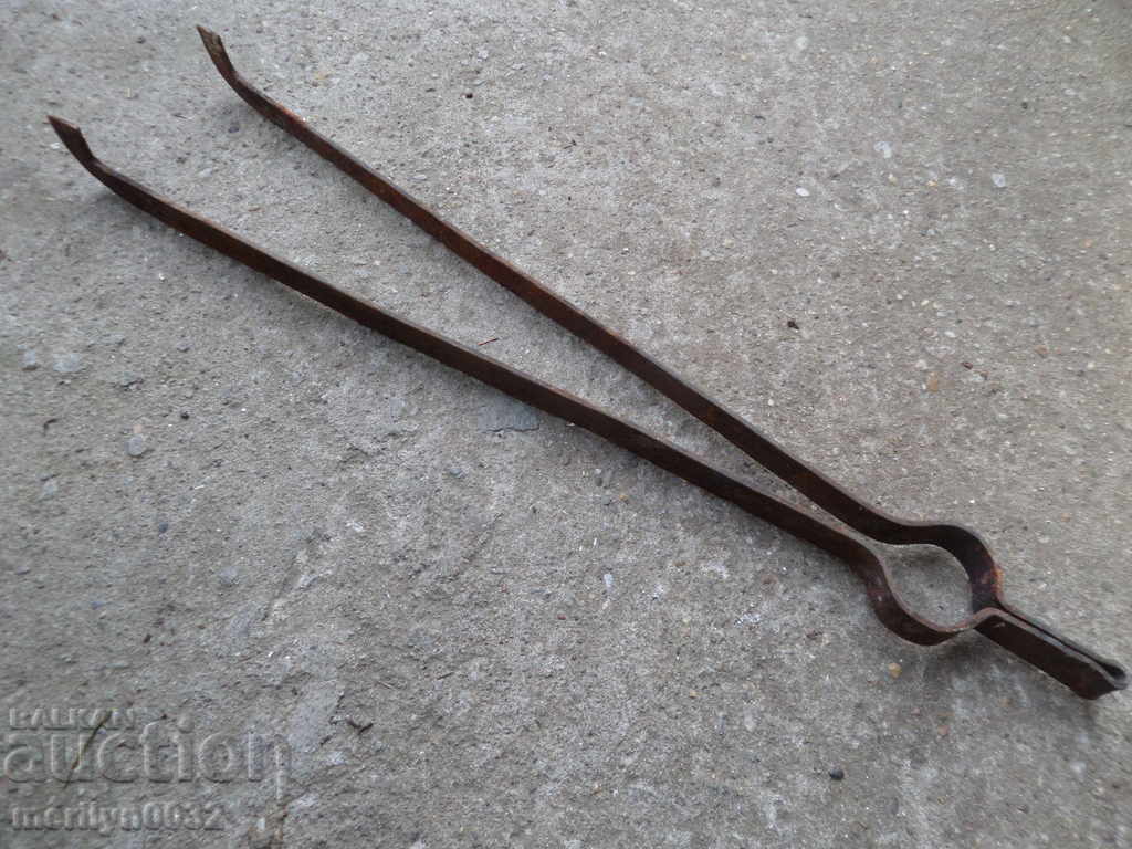 Auction  Old dilaf, mash, wrought iron for walking