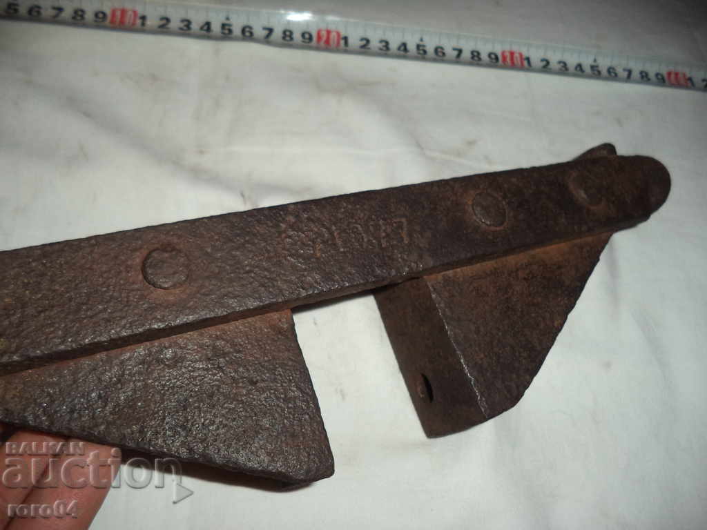 OLD HAND FORGED TROLLEY TOWER - WAGON - 5 OLD HAND FORGED TROLLEY TOWER - WAGON - 5