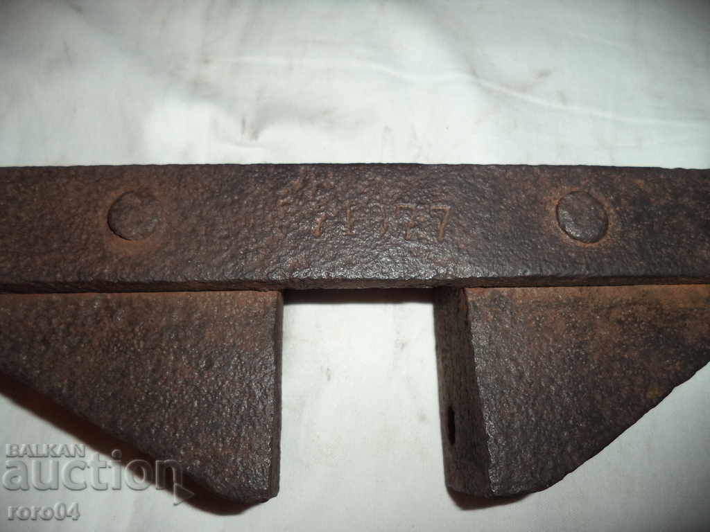 OLD HAND FORGED TROLLEY TOWER - WAGON - 6 OLD HAND FORGED TROLLEY TOWER - WAGON - 6