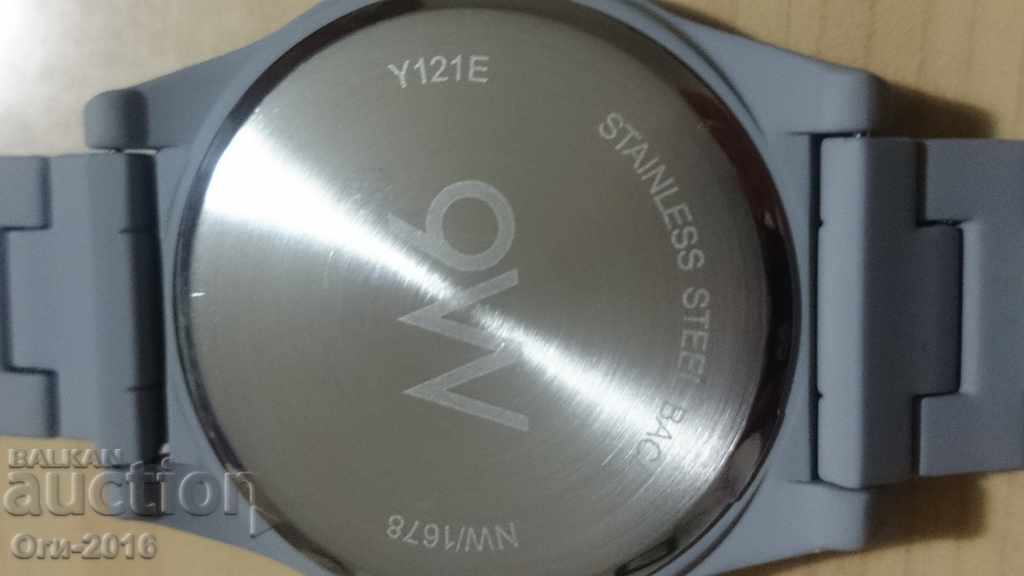 Auction Clock NINE WEST Auction Clock NINE WEST