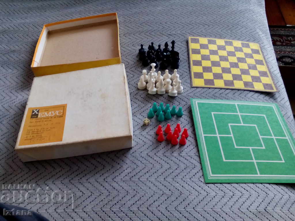 Auction  Toy, Chess and Lady