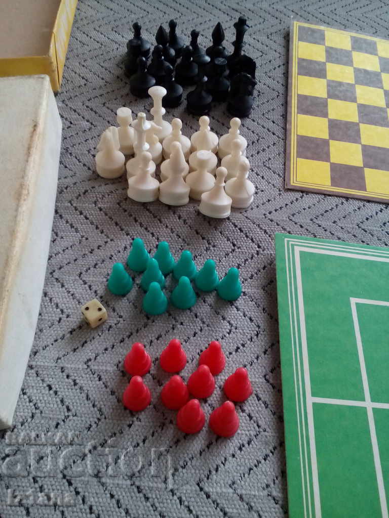 Toy, Chess and Lady - 5