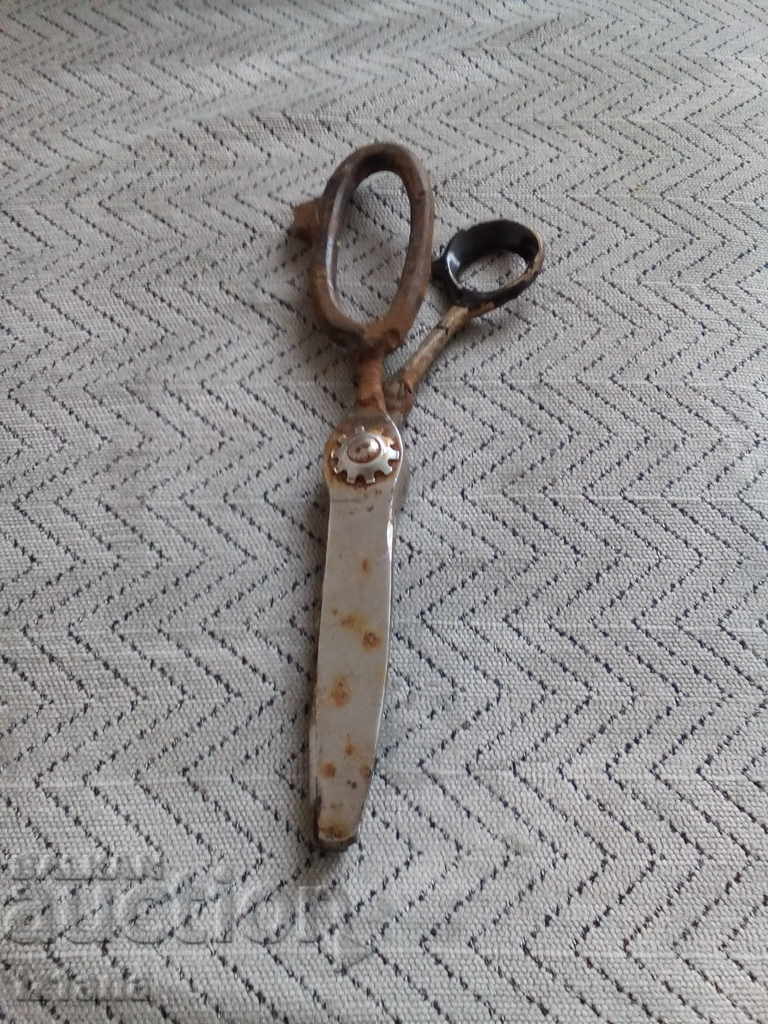 Παλιά ψαλίδι, ψαλίδι με τιμή 10.00 BGN | € 5.11 Παλιά ψαλίδι, ψαλίδι με τιμή 10.00 BGN | € 5.11