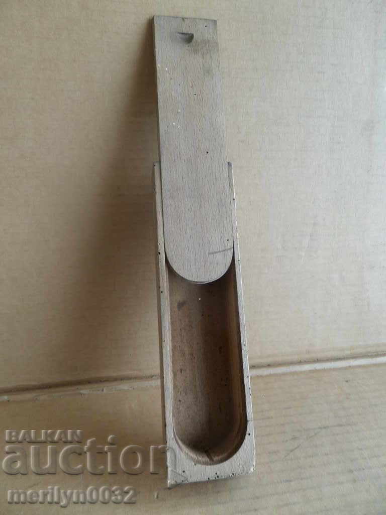 Auction Old box for woodcutters Auction Old box for woodcutters