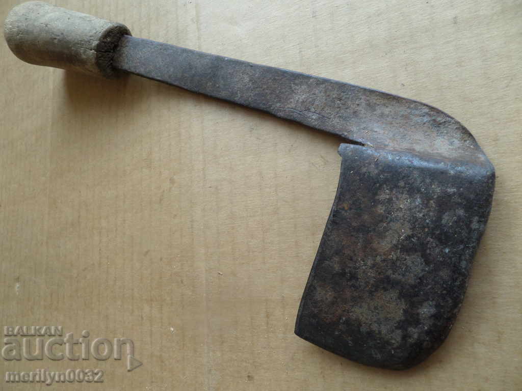 Nalbandian instrument, knitter, satin, ax, hair santrach with price 49.00 BGN | € 25.05 Nalbandian instrument, knitter, satin, ax, hair santrach with price 49.00 BGN | € 25.05