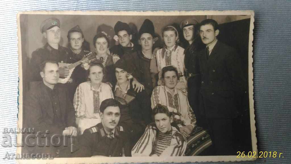 Стара Снимка Народна носия 1945 г.