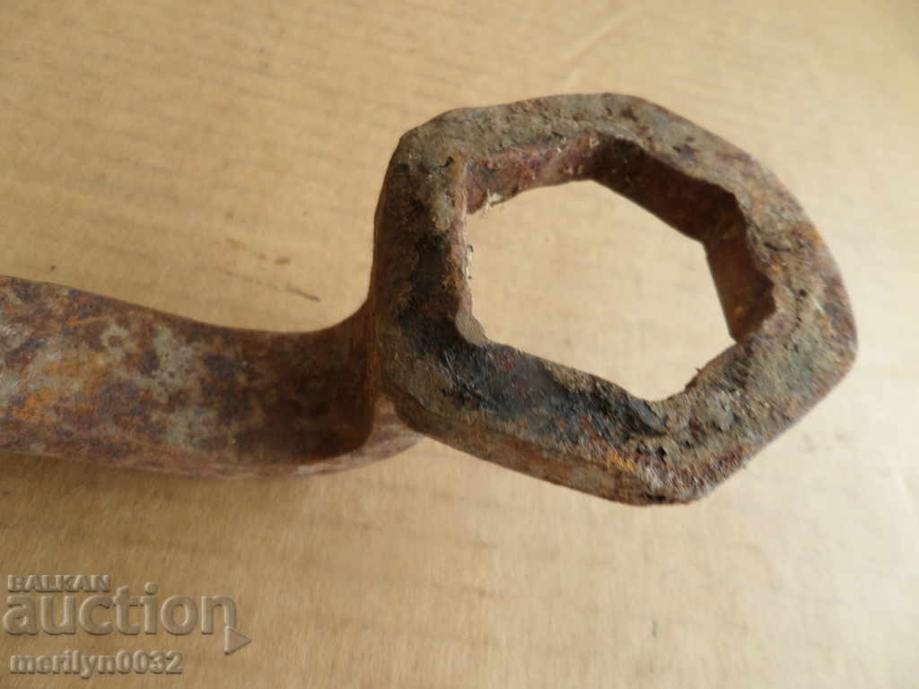 Auction An old forged key from a wagon-workshop wagon workshop Auction An old forged key from a wagon-workshop wagon workshop