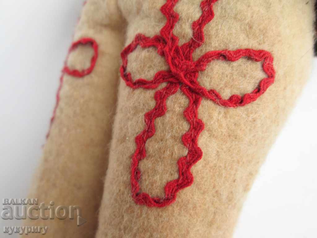 An old boy doll dressed in the costume of the Kingdom of Bulgaria with price 95.00 BGN | € 48.57 An old boy doll dressed in the costume of the Kingdom of Bulgaria with price 95.00 BGN | € 48.57