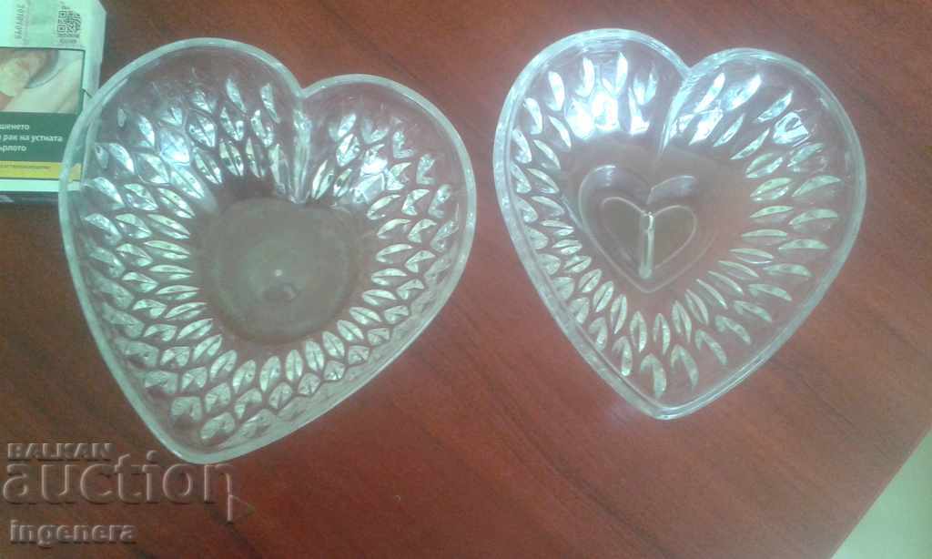 Licitație Bomboane de ciocolată, zahăr, caseta de bijuterii Licitație Bomboane de ciocolată, zahăr, caseta de bijuterii