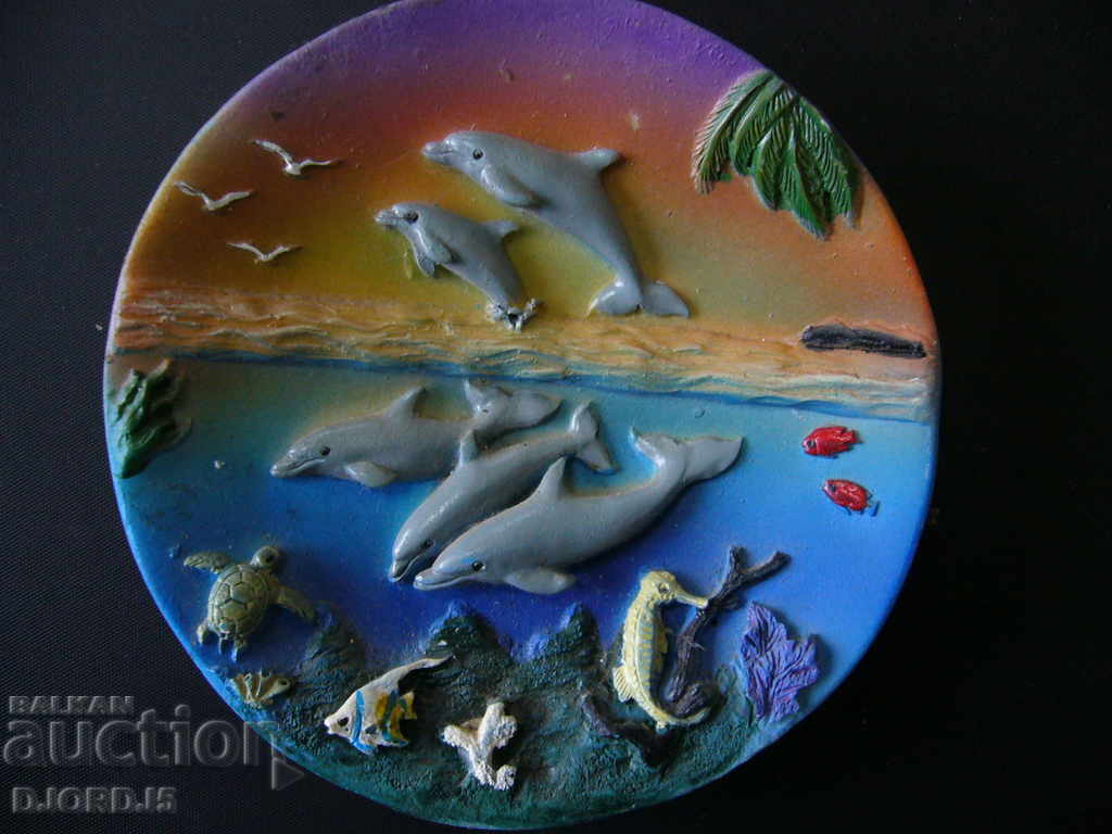 Delivery of Beautiful saucer with a stand