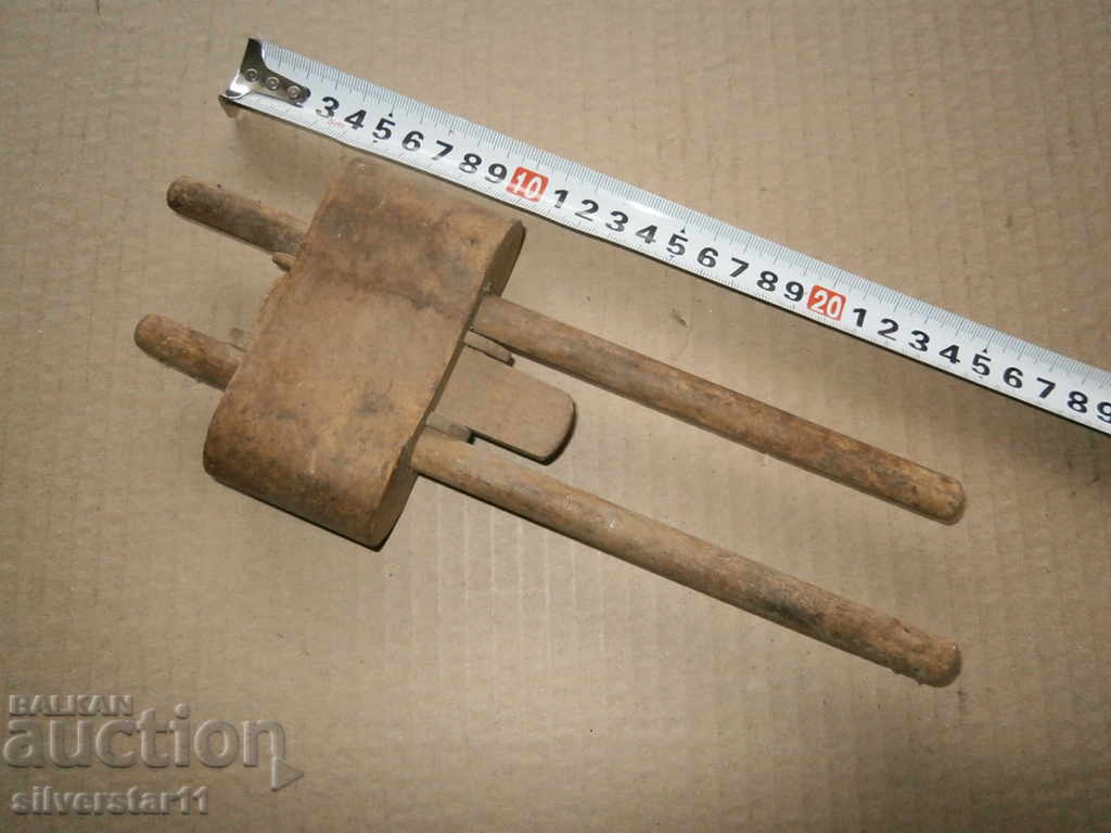 instrument antic tâmplar primitiv lui