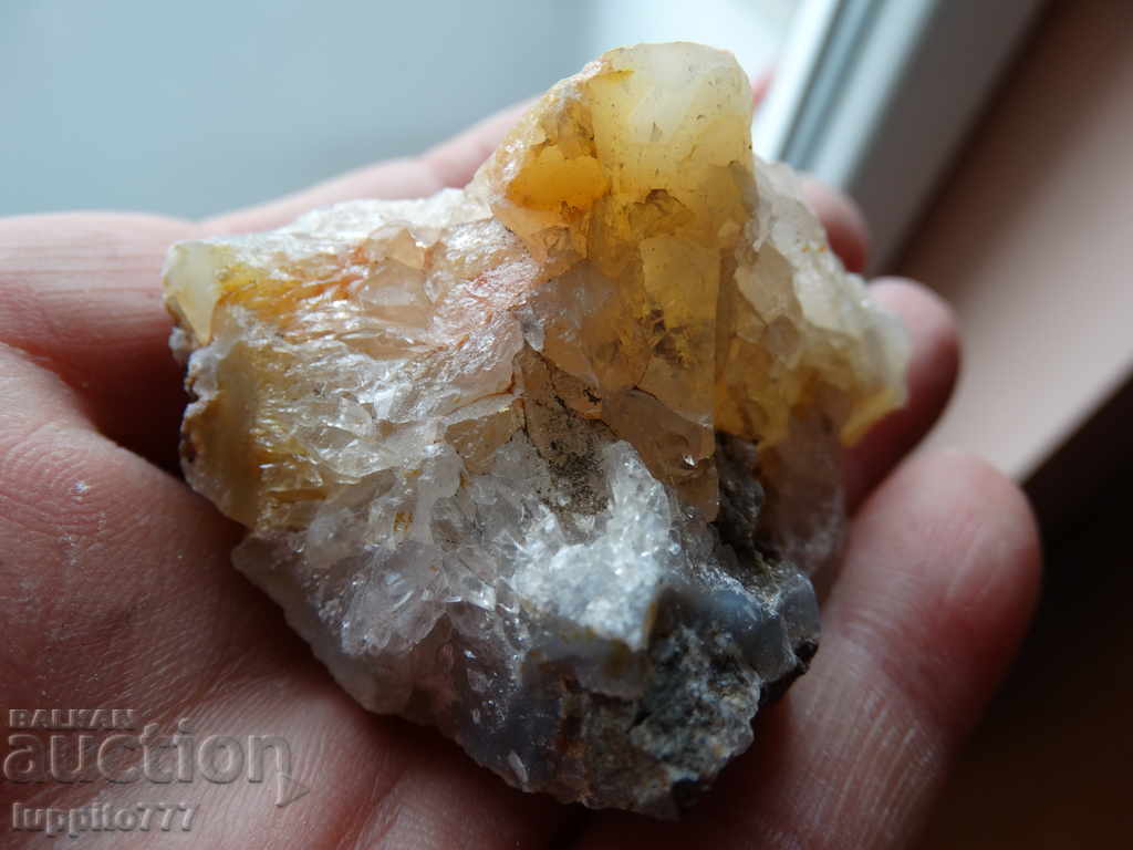 quartz quartz calcite natural mineral ore with price 25.99 BGN | € 13.29 quartz quartz calcite natural mineral ore with price 25.99 BGN | € 13.29