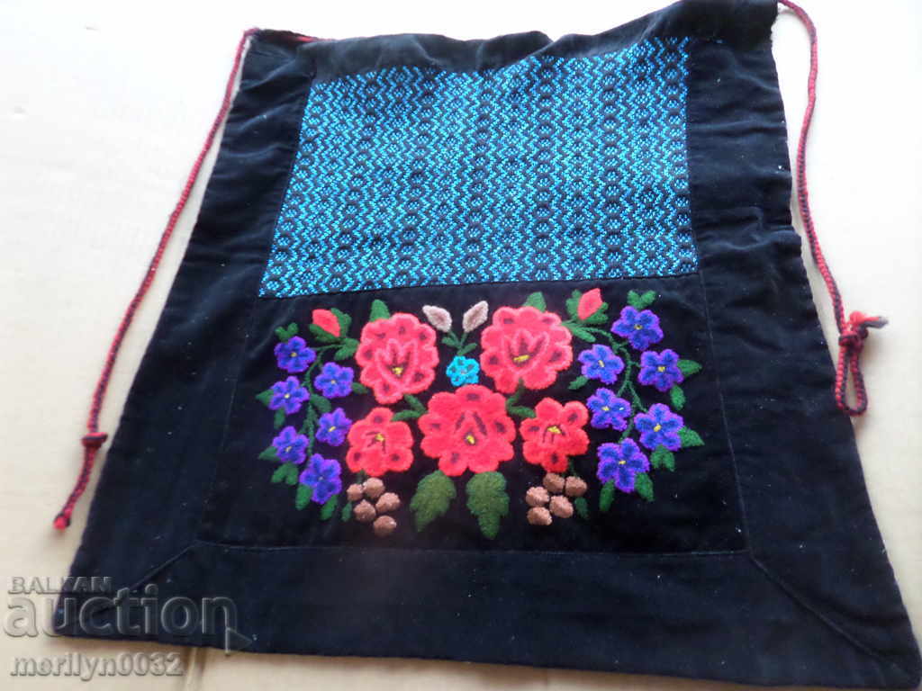 Old woven embroidered embroidered towel sleeve