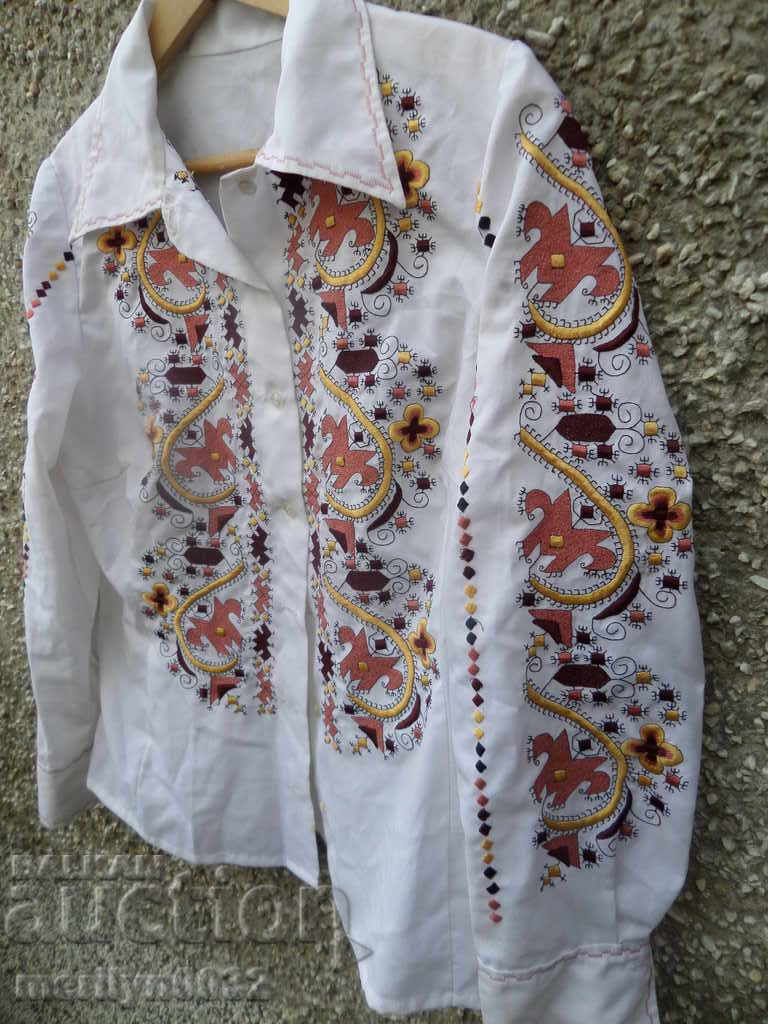 Auction Old shirt with embroidery costume Auction Old shirt with embroidery costume