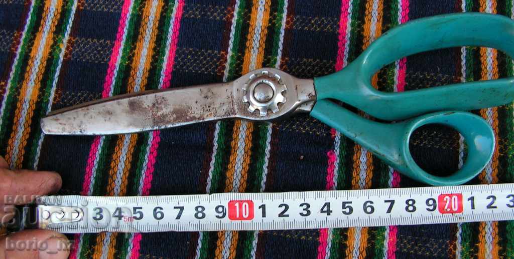 9036. RUSSIAN SOMETHING CRAFT KNIVES RETAINED ROW USSR with price 18.00 BGN | € 9.20