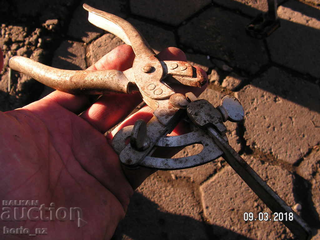 Delivery of 9038. OLD TOWELS FOR CHAINS OF TRIANGLES AND ETC. Delivery of 9038. OLD TOWELS FOR CHAINS OF TRIANGLES AND ETC.