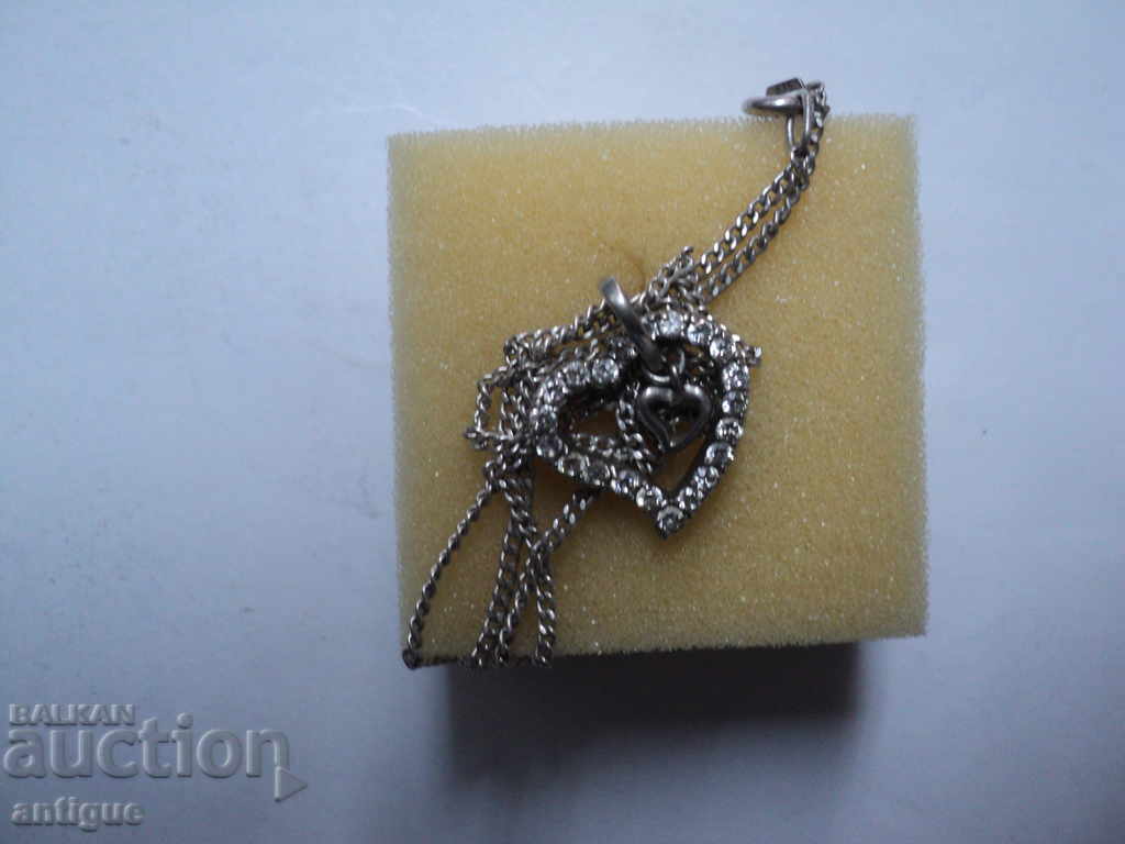 Delivery of SILVER LAPTOP WITH VISULKA HEART. Delivery of SILVER LAPTOP WITH VISULKA HEART.