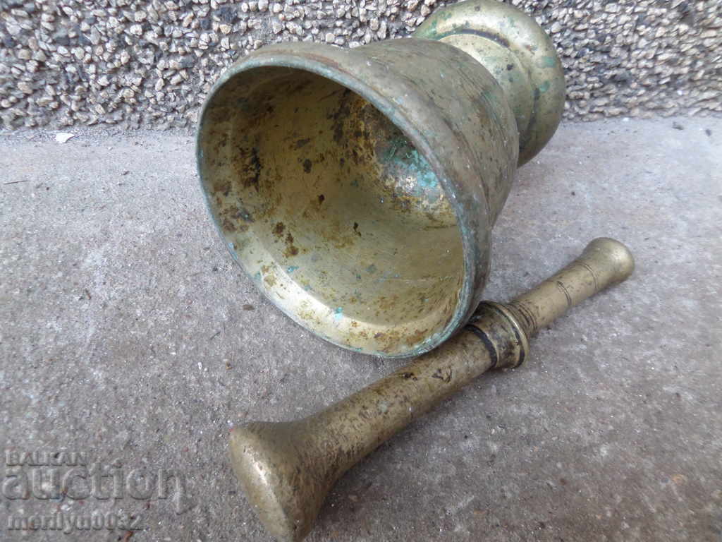 Old bronze mortar, hammer, mortar 3.4 kg brass with price 68.00 BGN | € 34.77 Old bronze mortar, hammer, mortar 3.4 kg brass with price 68.00 BGN | € 34.77