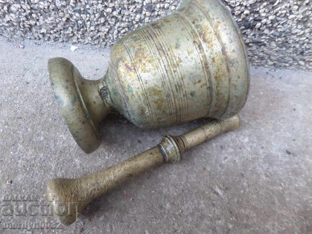Delivery of Old bronze mortar, hammer, mortar 3.4 kg brass Delivery of Old bronze mortar, hammer, mortar 3.4 kg brass