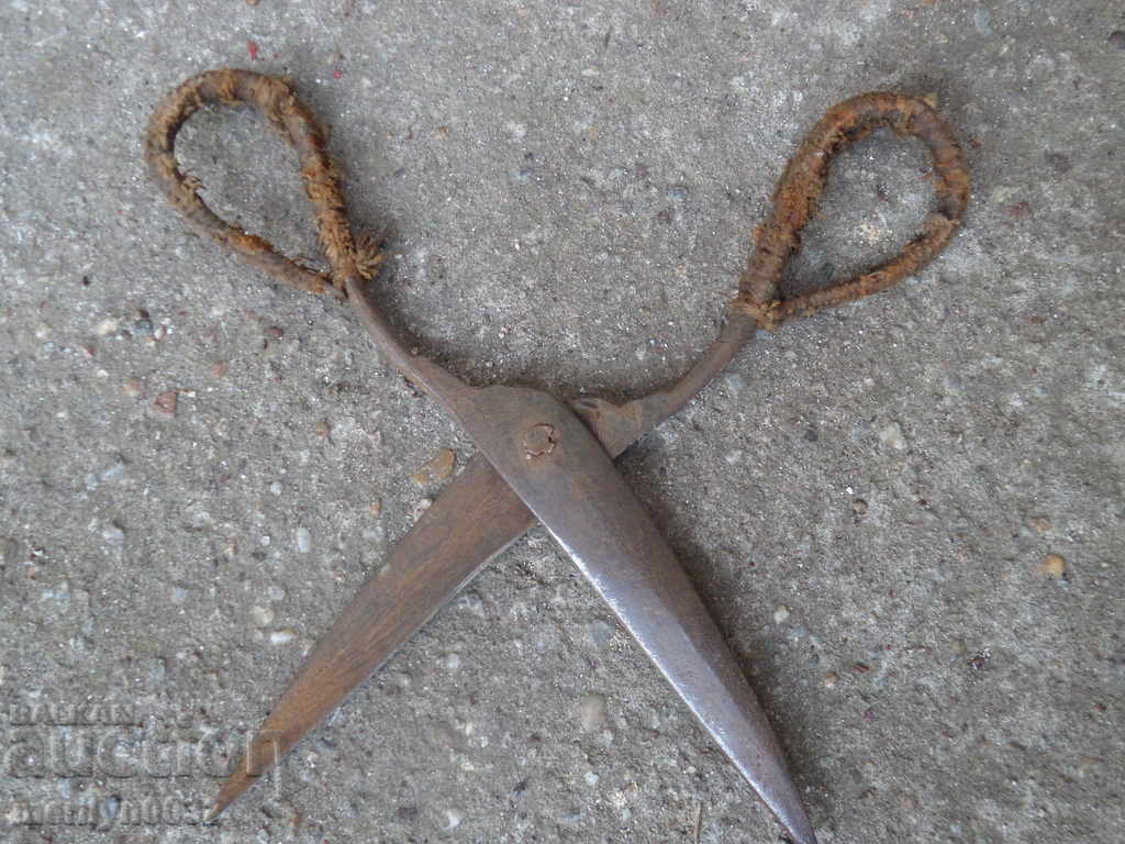 Delivery of Old manual forged scissors Delivery of Old manual forged scissors