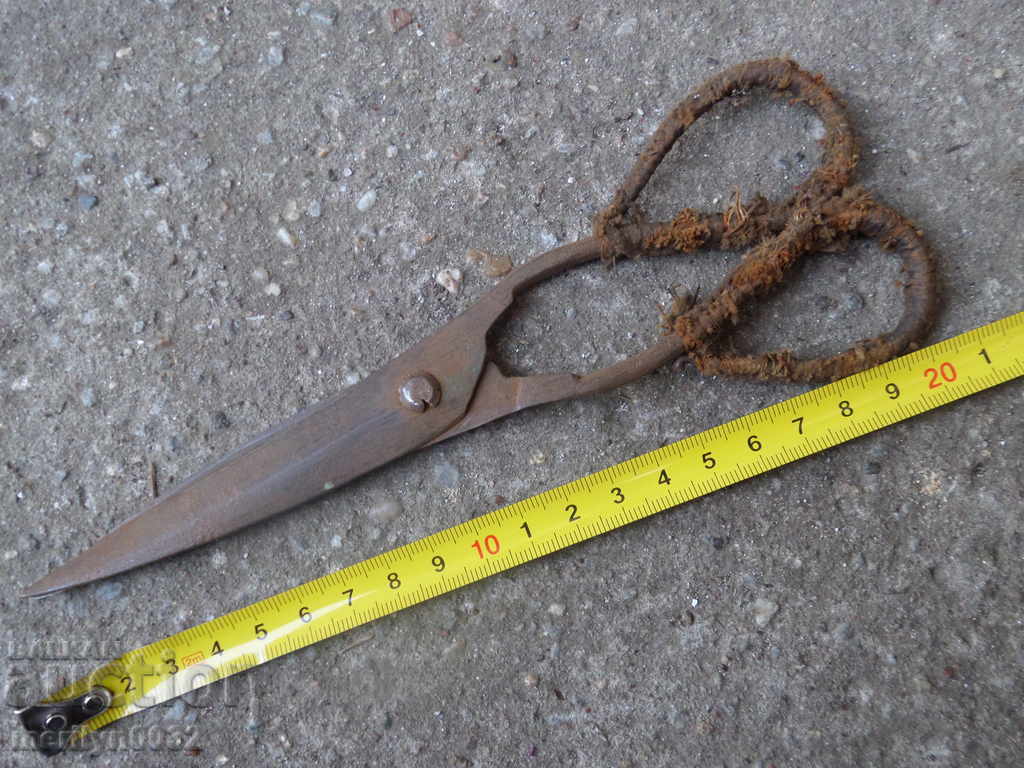 Old manual forged scissors - 5 Old manual forged scissors - 5