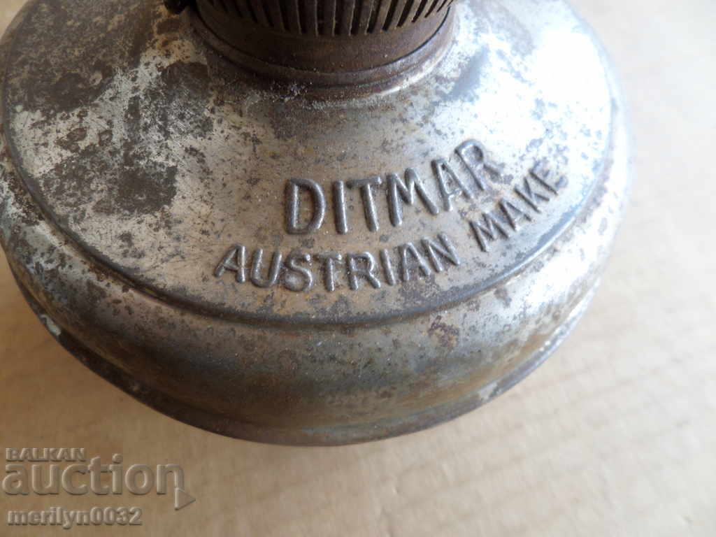 Delivery of Stara Gazenna lampa Ditmar Austria lantern