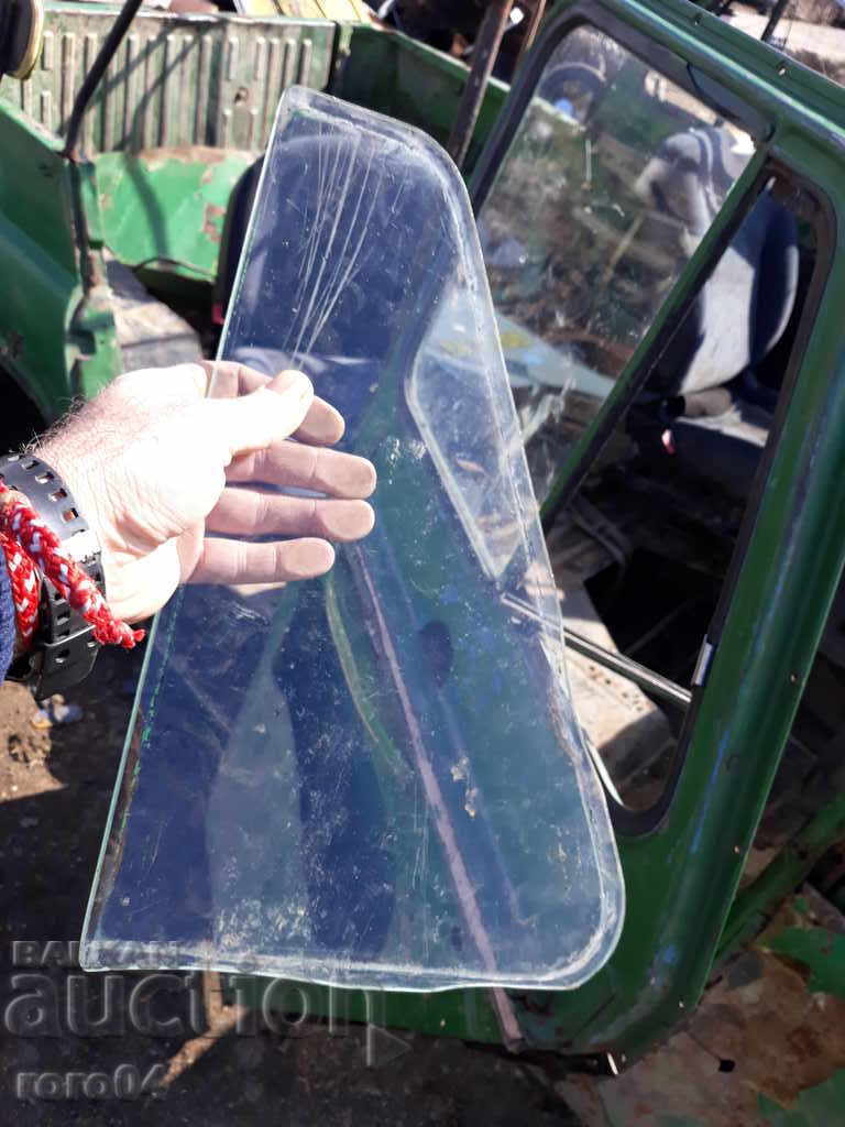 SIDE GLASS FOR RUSSIAN JAPAN UAZ - 469 - COMMANDER with price 15.30 BGN | € 7.82
