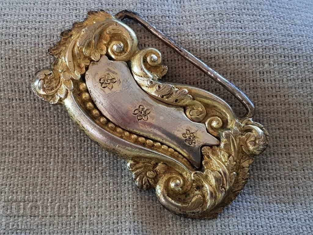 Възрожденска СРЕБЪРНА тока пафта с позлата пафти носия