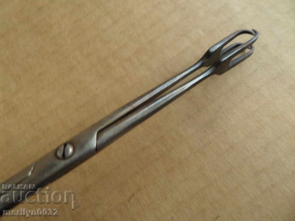 Delivery of Surgical Scissors Medical Instrument Delivery of Surgical Scissors Medical Instrument