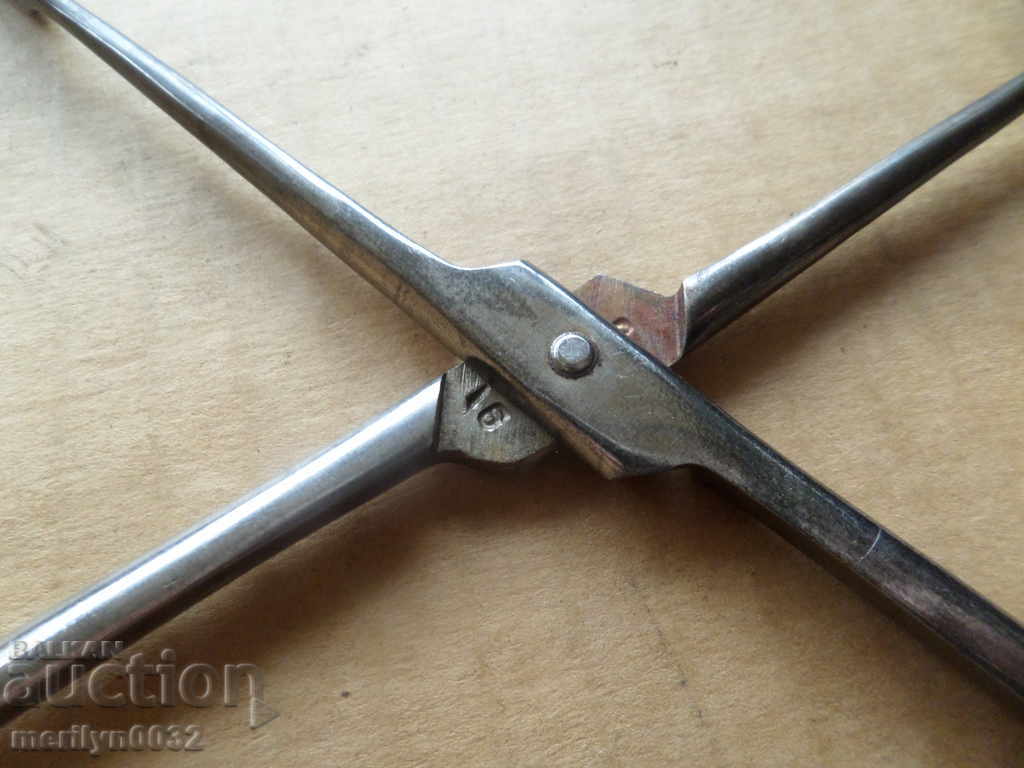 Delivery of Surgical Scissors Medical Instrument Delivery of Surgical Scissors Medical Instrument