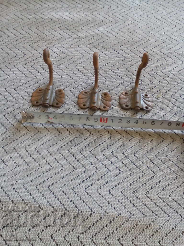 Auction Anchor metal hangers Auction Anchor metal hangers