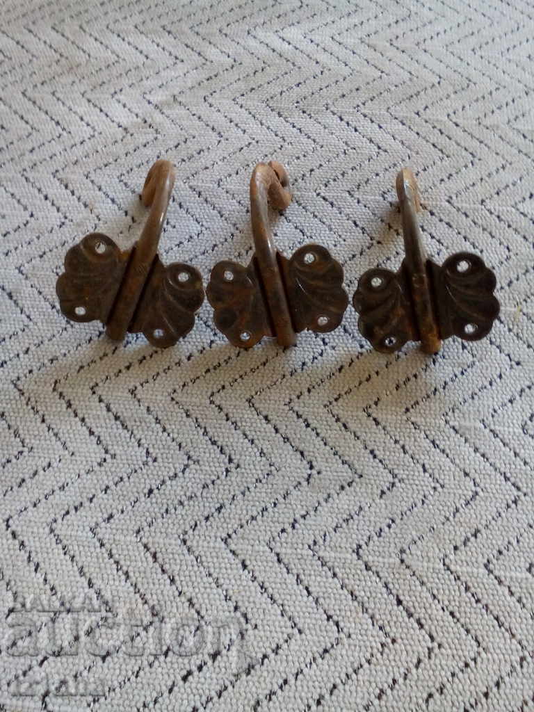 Anchor metal hangers - 5 Anchor metal hangers - 5